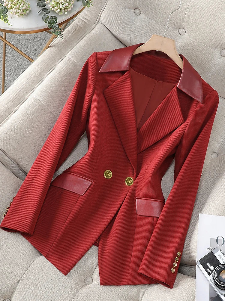 Blazer feminino de alfaiataria acinturado com botões frontais